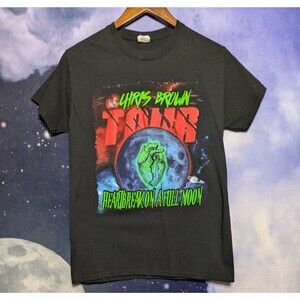 Chris Brown Heartbreak on a Full Moon Tour 2018 Tee Size Small Black Graphic Tee